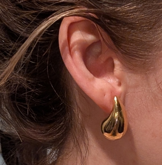 18k plated Gold Teardrop Earrings - Picture 5 of 7